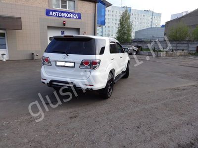 Установка насадки на глушитель  Toyota Fortuner